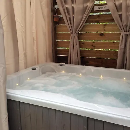L'oustaou Piscine & 3* Besse-sur-Issole