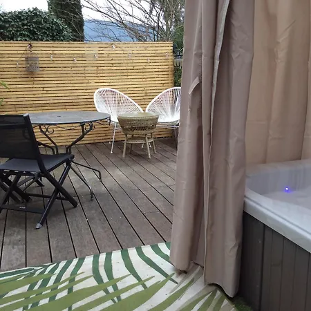 L'oustaou Piscine & Bed & Breakfast Besse-sur-Issole
